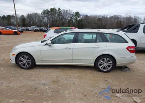 2011 Mercedes-Benz E 350 4Matic z USA, uszkodzony, nr VIN WDDHH8HB7BA407218